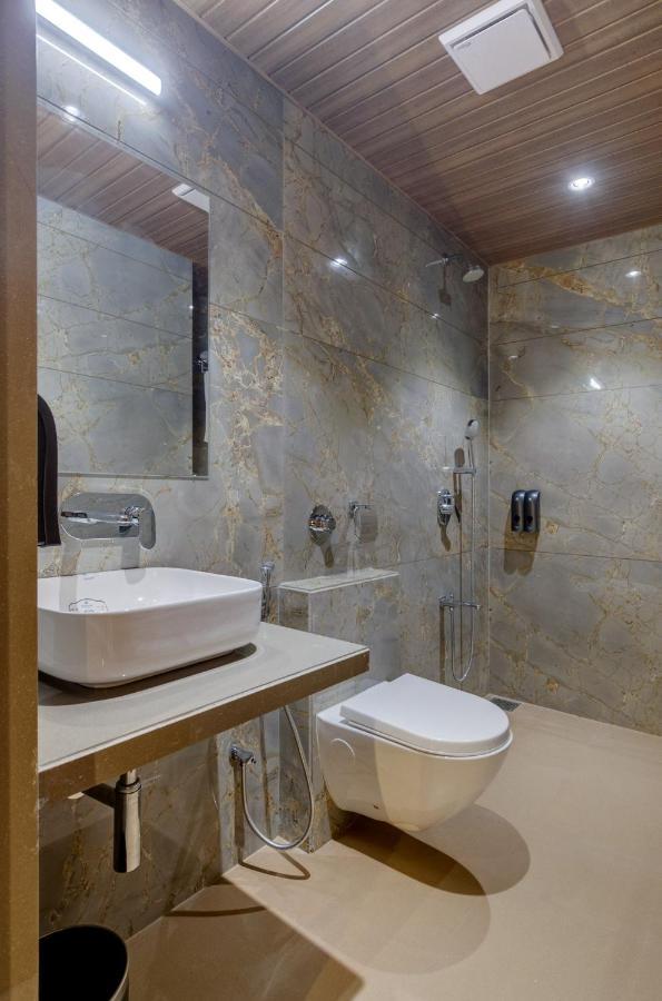 Hotel Diamond 26 Сурат Экстерьер фото