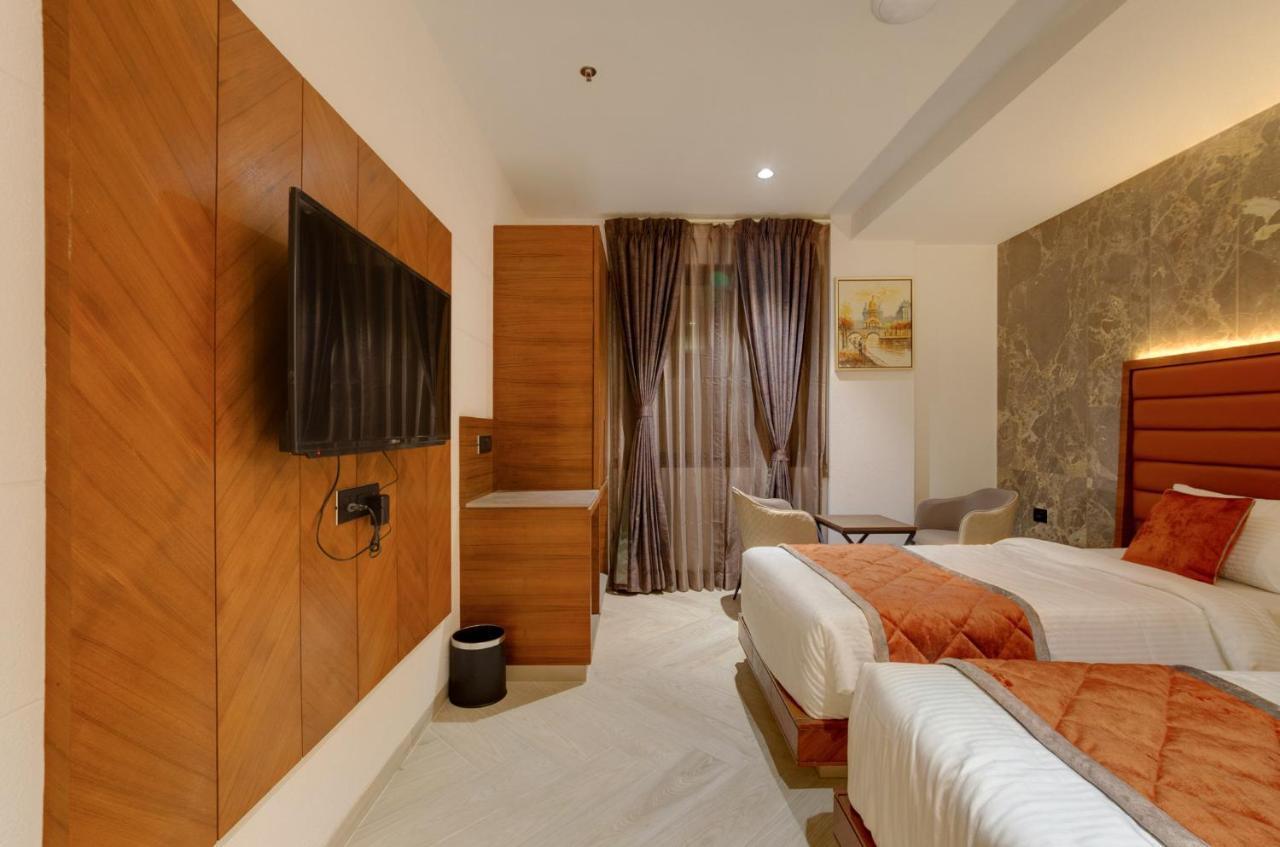 Hotel Diamond 26 Сурат Экстерьер фото
